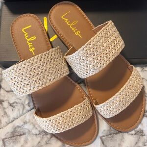 Lulus slides. New in box. Raffia, straw, beach style. Size 7, fits like 6.